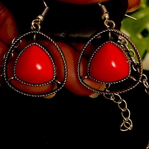 NWT! Fabulous Red and Silver Statement Piece Necklace Set w/ earrings. - Picture 2 of 2